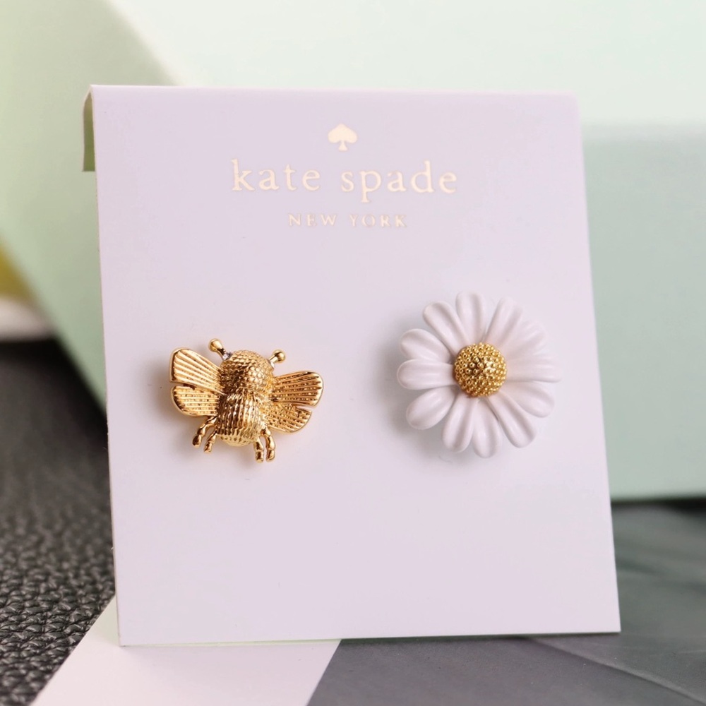 Kate Spade Flower & Bee Mismatched Stud Earrings Brand New - Picture 4 of 6